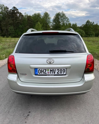 Toyota Avensis cena 12400 przebieg: 202000, rok produkcji 2005 z Nowe Miasto Lubawskie małe 379